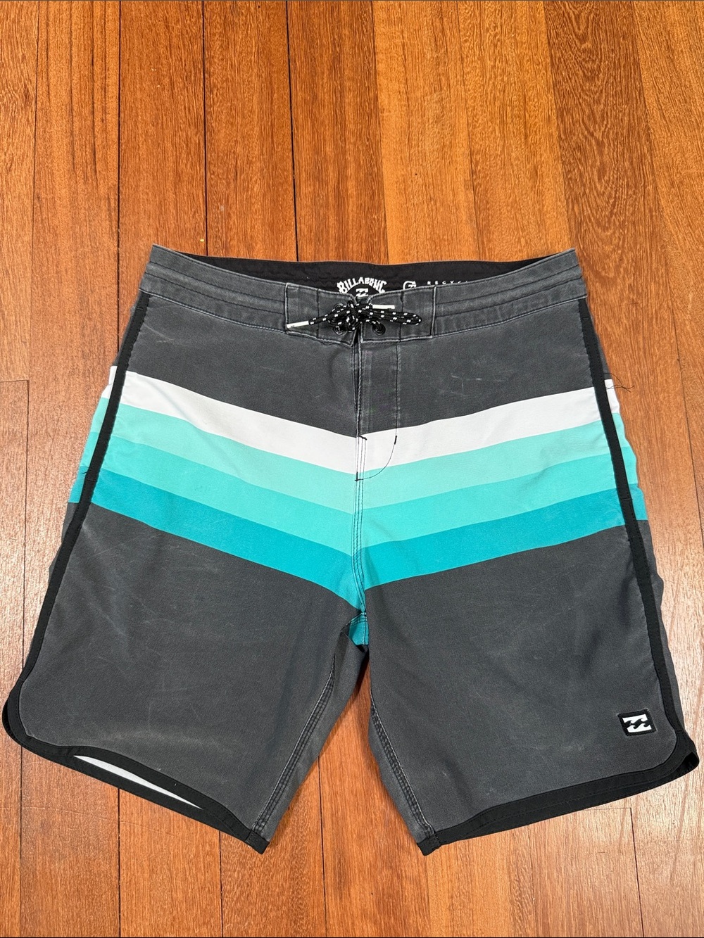 Billabong Recycler Board Shorts Men’s 29 Black Blue Stripe Surf Swim Shorts